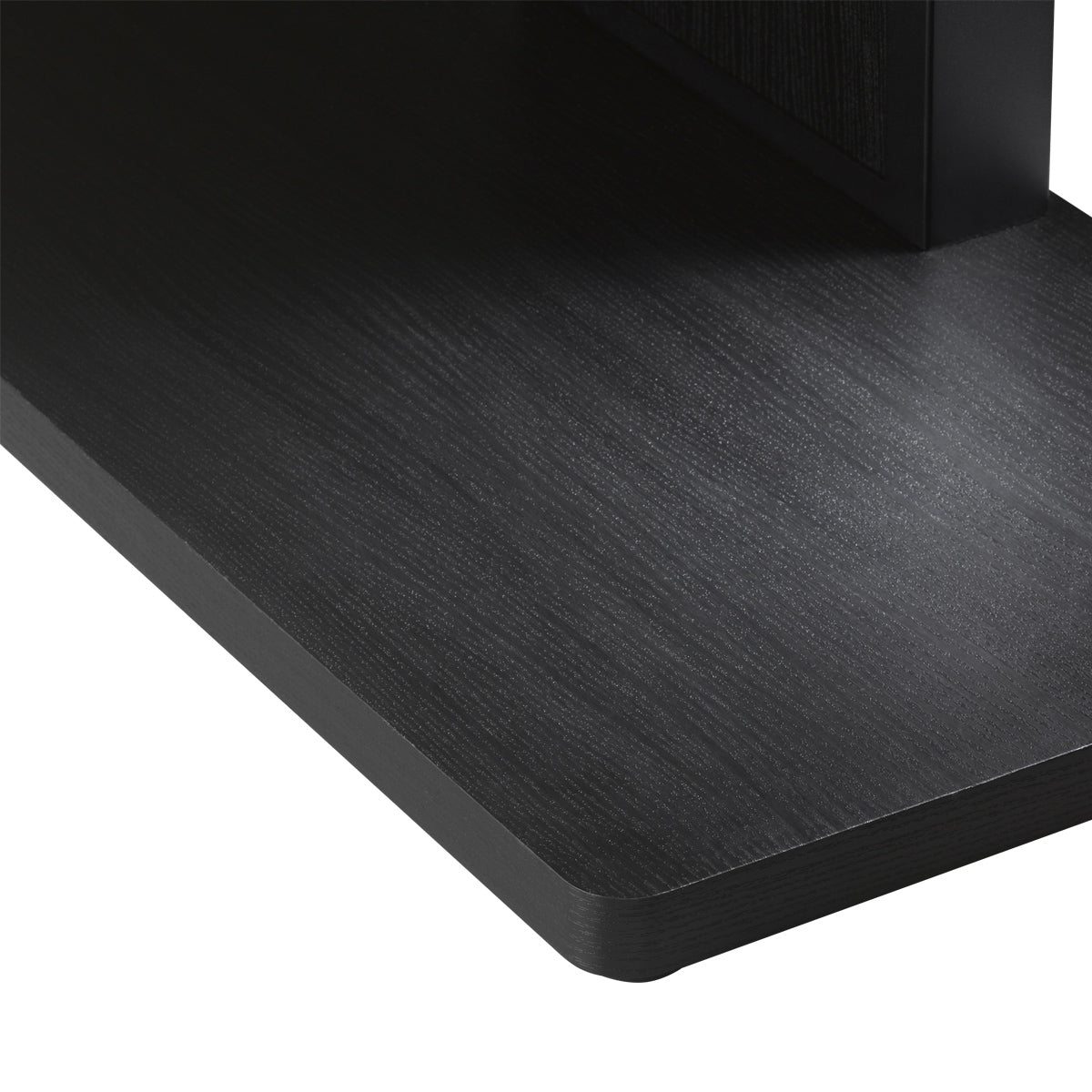 【上質な木目調仕上げ】繊細な木目柄が高級感を演出し、落ち着いた空間を作り出します。