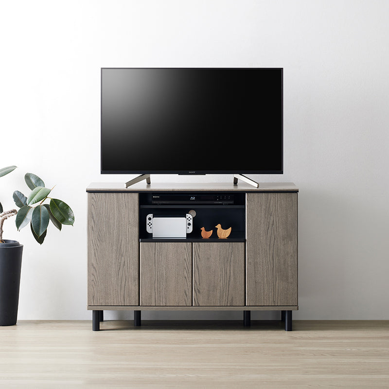 【洗練されたリビング空間】49型までのテレビを美しく配置し、ゲーム機や小物をすっきりと収納できます。