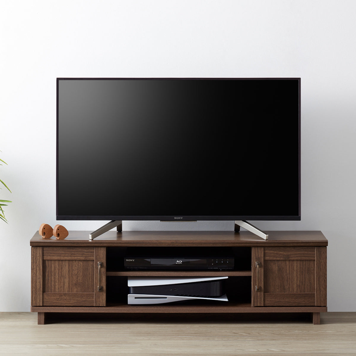 【エンターテイメントの中心】50インチまでのテレビに対応し、ゲーム機やAV機器もすっきりと収納できます。