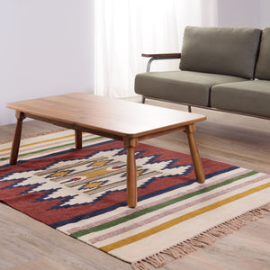 【一年中活躍するデザイン】オフシーズンはセンターテーブルとして、リビングの主役を飾ります。