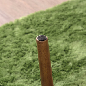 【床への優しさも配慮】脚裏にはフェルトパッドが取り付けられており、フローリングを傷つける心配もありません。