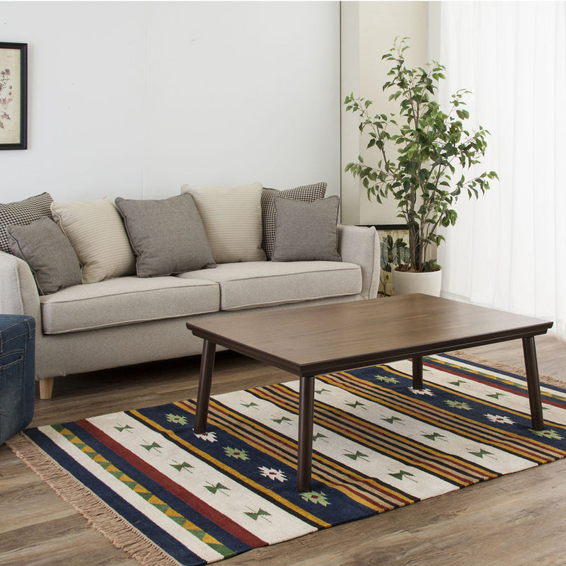 【洗練された空間を演出】落ち着いたブラウンカラーは、様々なインテリアに馴染み、上質なリビングを演出します。