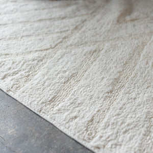 【心地よい肌触りのコットン】ふっくらとしたパイルの感触が足元を優しく包み込み、リラックス効果を高めます。