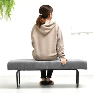 【ゆったり座れるワイド設計】一人で贅沢に、二人で仲良く。広々とした座面で、くつろぎのひとときを。