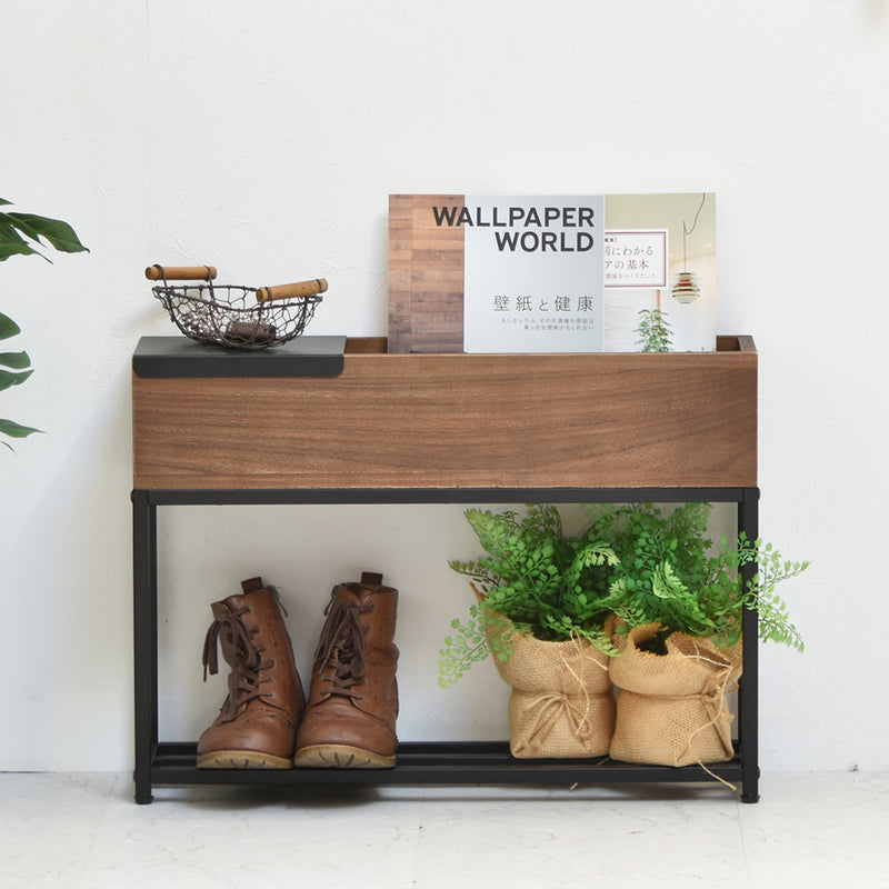 【玄関やリビングの主役に】靴の収納や植物のディスプレイ、雑誌ラックとして、空間を彩る多機能な一台です。
