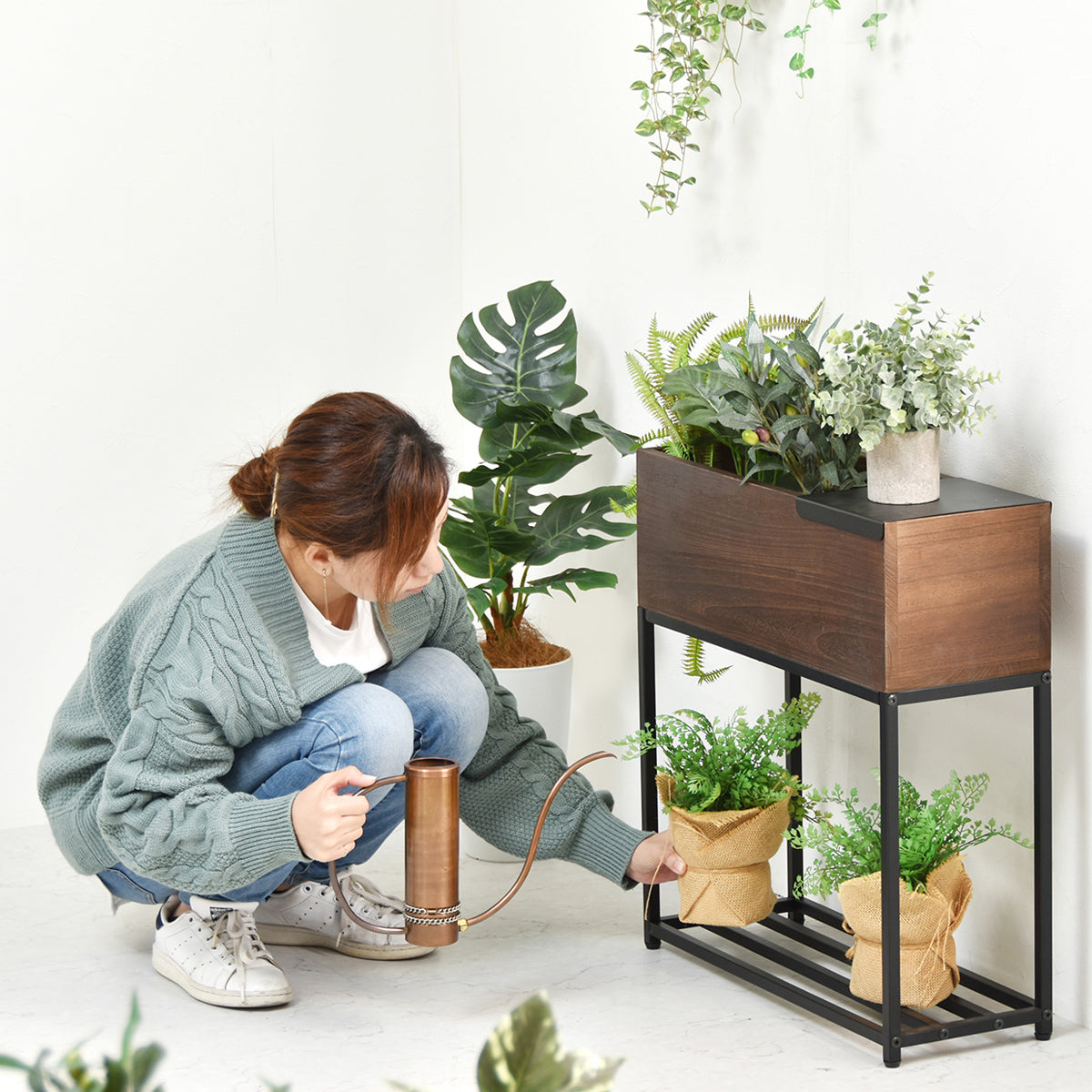 【毎日の水やりも快適に】腰をかがめずに作業できる高さで、植物のお世話も無理なく楽しめます。