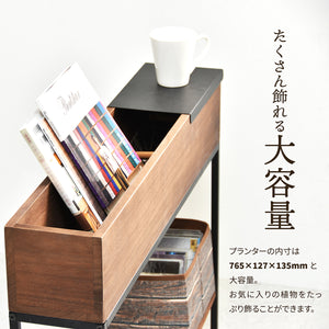 【使い方はあなた次第】本や飲み物はもちろん、散らかりがちな小物をまとめて収納できる頼れる存在です。