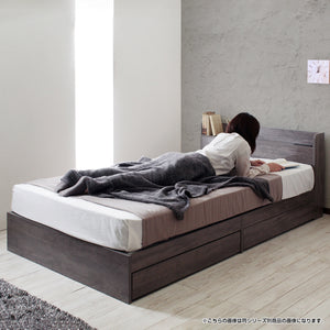 【落ち着きのグレーで上質な眠りを】シックなグレーのフレームが、お部屋をモダンで落ち着いた雰囲気に演出し、一日の終わりに心安らぐ上質なリラックスタイムをもたらしてくれます。