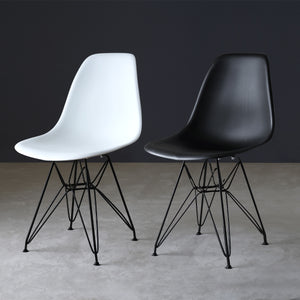 【選べる2色のカラー】お部屋の雰囲気や用途に合わせて、清潔感のあるホワイトと空間を引き締めるブラックからお選びいただけます。