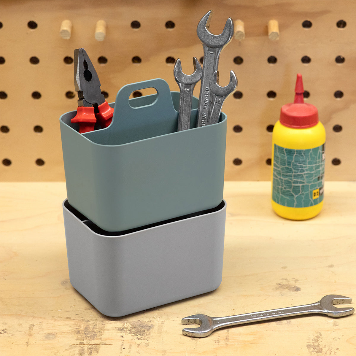 【DIY用品もきれいに整理】工具もまとめて収納でき、使わない時は重ねてコンパクトに。