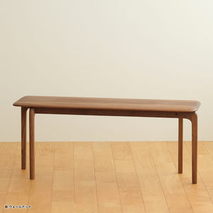 【洗練されたウォールナット】シックな色合いと深みのある木目が、落ち着きと高級感を空間に添えます。