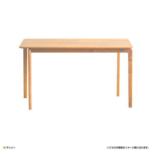 【温もりを感じるチェリー材】経年変化を楽しみながら、あなただけの物語を刻んでいくダイニングテーブルです。