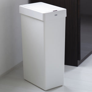 【清潔感あふれるホワイト】シンプルながらも存在感のあるデザインで、お部屋を明るく彩ります。