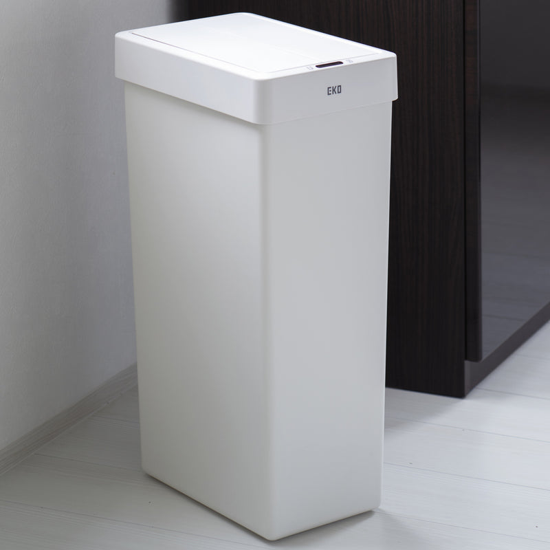 【清潔感あふれるホワイト】シンプルながらも存在感のあるデザインで、お部屋を明るく彩ります。