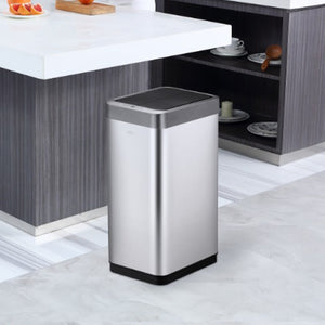 【洗練された佇まい】無駄のないシンプルなデザインが、モダンなキッチン空間に上質なアクセントを添えます。