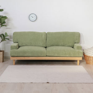 【爽やかな彩り】リビングに明るさをもたらすグリーンは、ナチュラルテイストのお部屋にぴったりのアクセントです。