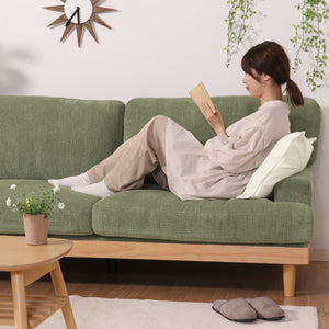 【極上のリラックスタイム】体を優しく包み込む背面クッションと、快適な座面で、心ゆくまでくつろぎの時間を満喫できます。