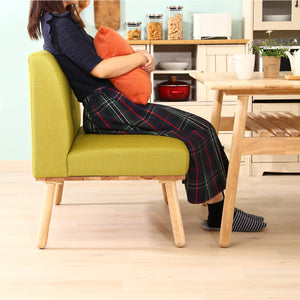 【食事もくつろぎも、この一台で】食事の時はもちろん、食後もそのままゆったりと寛げる丁度良い高さと座り心地が、家族の時間を豊かにします。
