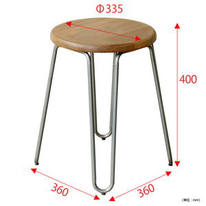 【サイズ図：暮らしにフィットするサイズ感】高さ40cm、座面直径33.5cmのコンパクト設計で、場所を選ばず様々なシーンで活躍します。