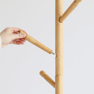 【誰でも簡単、くるくる回すだけ】工具をたくさん用意する必要はなく、パーツを手で回して取り付けるだけで簡単に組み立てられるから、届いたその日からすぐにお使いいただけます。