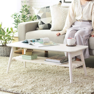 【ゆったりとした時間】低めの設計で、ソファに座りながら快適なリラックスタイムを過ごせます。