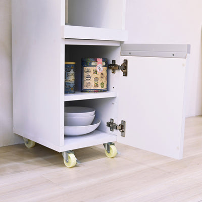 食器棚の扉内は32mmピッチ3段階で高さを調節できる可動棚をご用意。