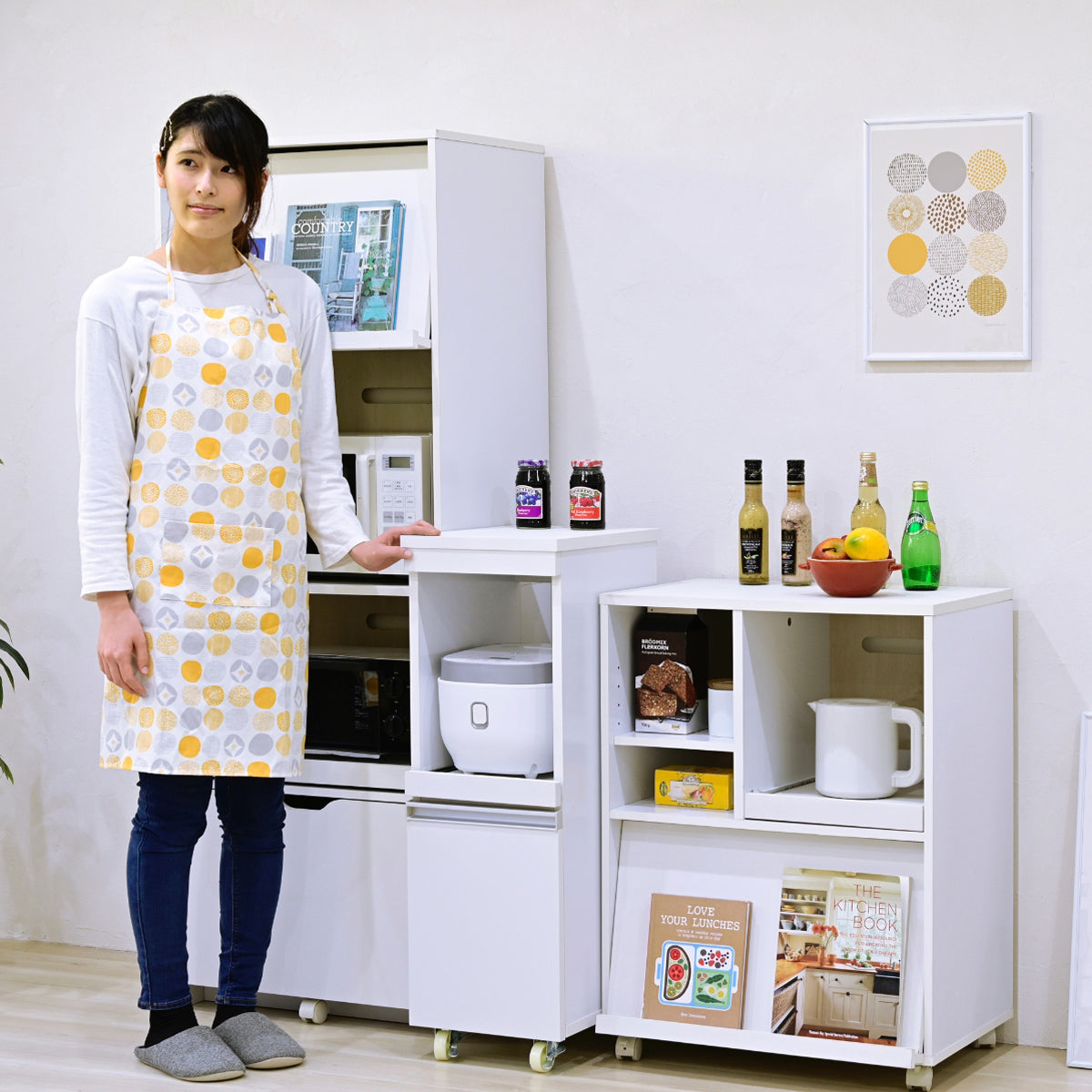 【ちょうどいい高さで使いやすく】日常使いの家電や小物も手に取りやすい高さ設計、毎日の家事を快適にサポートします。