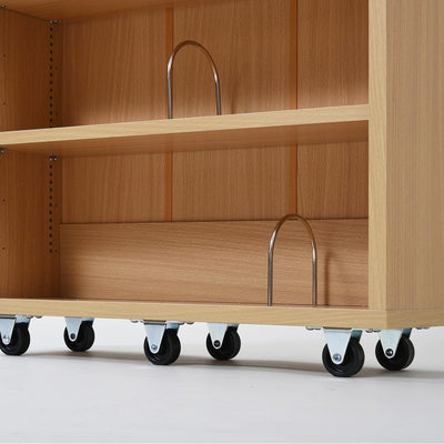 左右側板のどちらにも取り付け可能な取っ手と、本体底にキャスターが6個付いており、簡単に本棚を引き出したり移動させることもできます。
