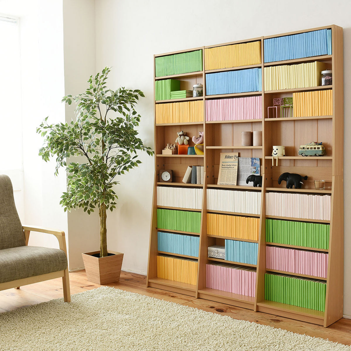 【ナチュラルな空間】温かみのある木目調が、どんなお部屋にも優しく馴染み、心地よさを演出します。