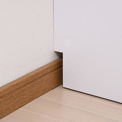 壁にピッタリ沿って設置できるよう幅木除け加工を施しております。