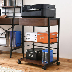 【スマートなワークスペース】散らかりがちなデスク周りをすっきり整え、効率的な作業をサポートします。