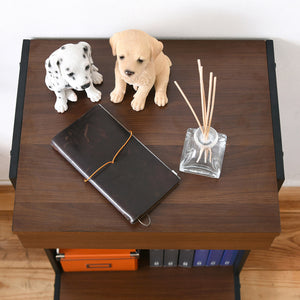 【美しいディスプレイ】水や傷に強いメラミン加工の天板は、お気に入りの雑貨を飾るのにも最適です。