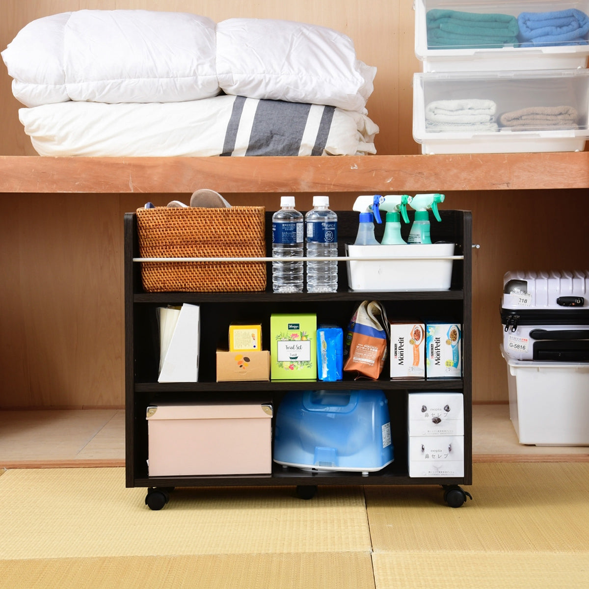 【万が一の備えも賢く収納】いざという時のための防災グッズも、まとめて収納して押入れに入れておけば、普段はすっきり、必要な時にサッと取り出せて安心です。