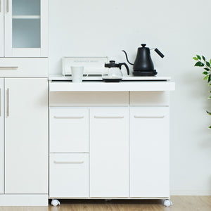 【いつものキッチンが、もっと好きになる】
あと少し作業台があれば、と感じるその場所に、収納力と使いやすさをプラスすることで、毎日のキッチン仕事がもっと快適になります。