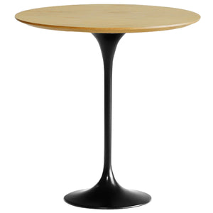 【洗練されたコントラスト】明るいオーク天板と引き締まったブラック脚の組み合わせが、モダンな表情を魅せます。