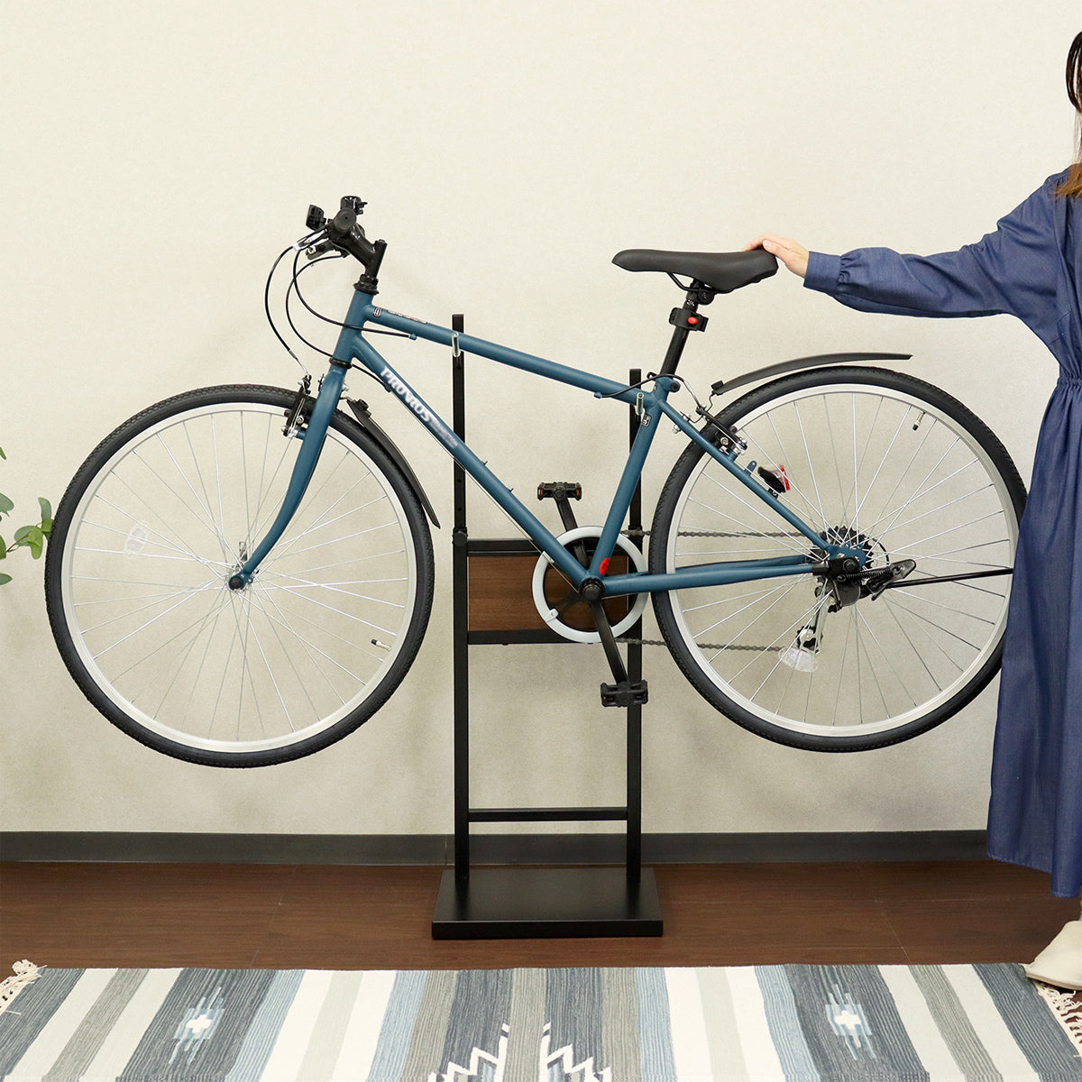 【スムーズな出し入れ】自転車の出し入れも簡単、日常使いのしやすさも考えられた設計です。