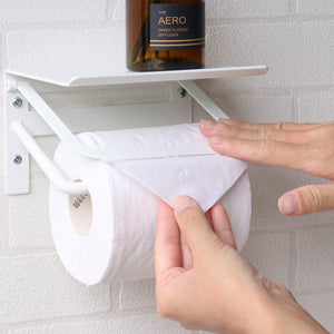 【簡単ペーパー交換】バーを跳ね上げるだけで、トイレットペーパーの交換がスムーズに行えます。