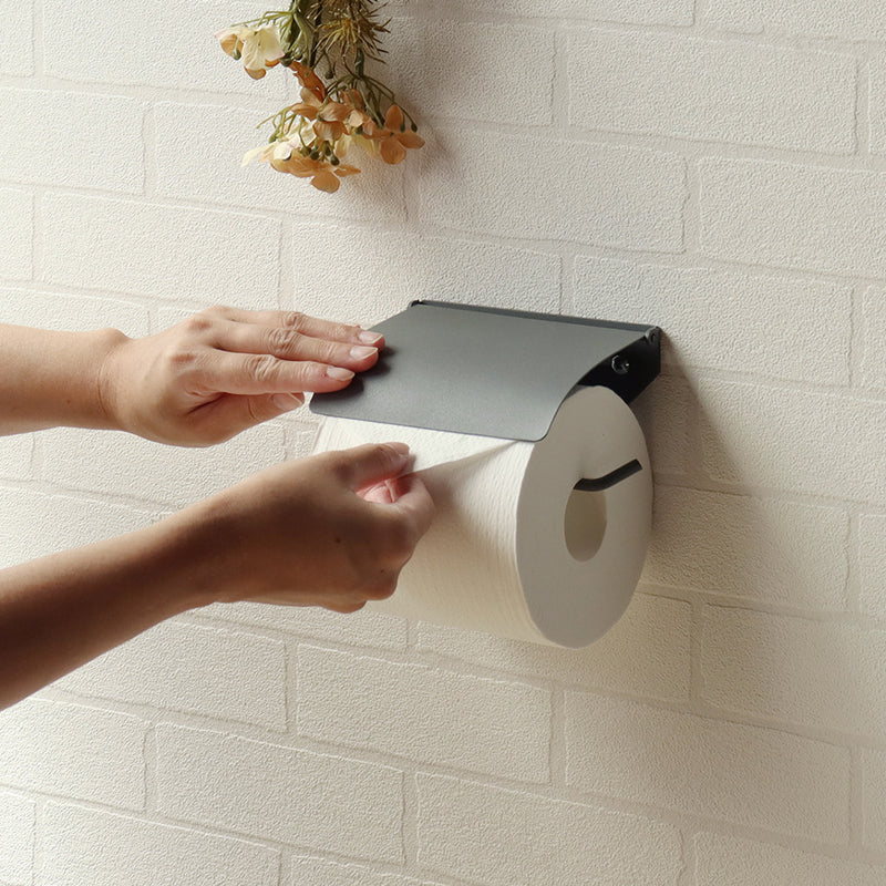 【スムーズな使い心地】上蓋がペーパーをしっかり押さえ、片手でもスムーズに引き出せます。