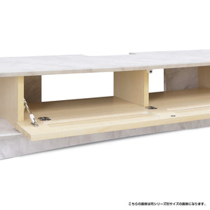 【静かな開閉】ソフトダウンステーを採用した扉は、ゆっくりと静かに開き、大切なAV機器を優しく収納します。