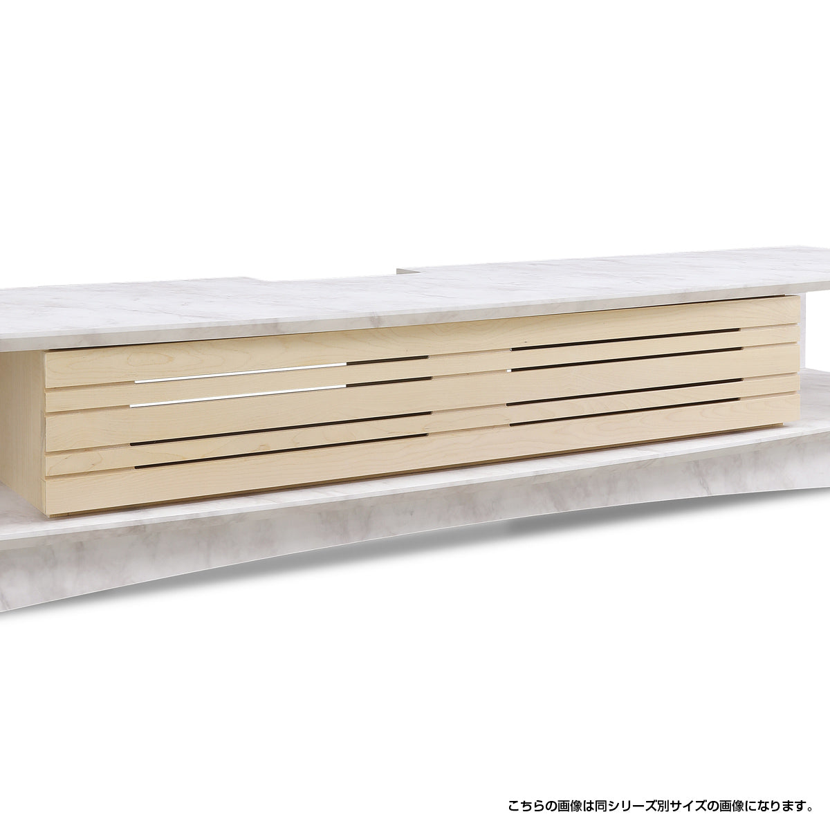 【リモコン操作もスムーズ】扉を閉めたままでもリモコンの信号が届く設計で、AV機器を隠してスマートに操作できます。