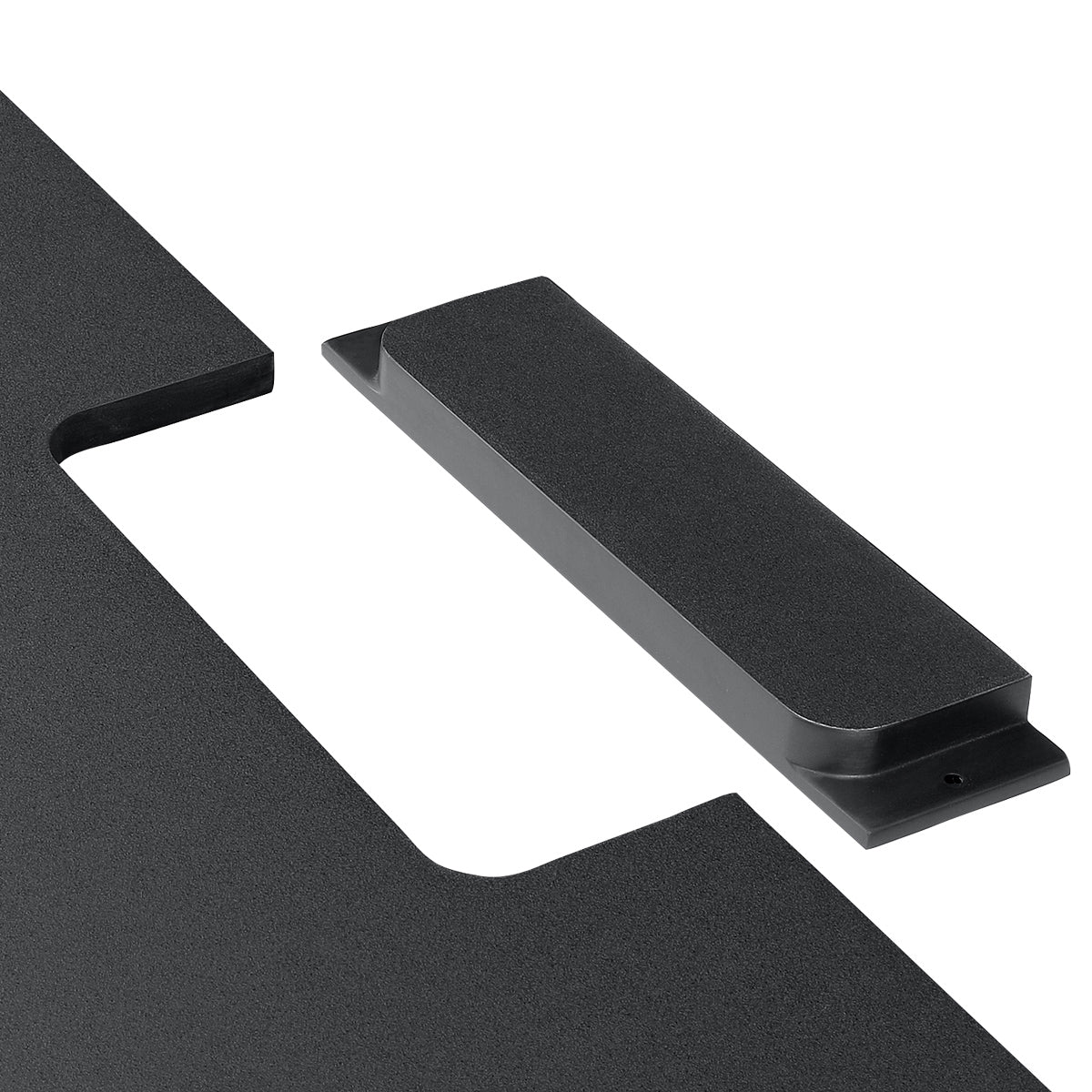 【使いやすさを追求した工夫】開閉可能な配線孔で、機器の追加や配置換えも簡単に行えます。