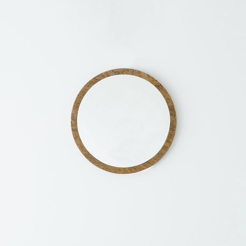 【お部屋のアクセントに】OSB素材のユニークな表情が、空間に遊び心と温かみをプラスします。