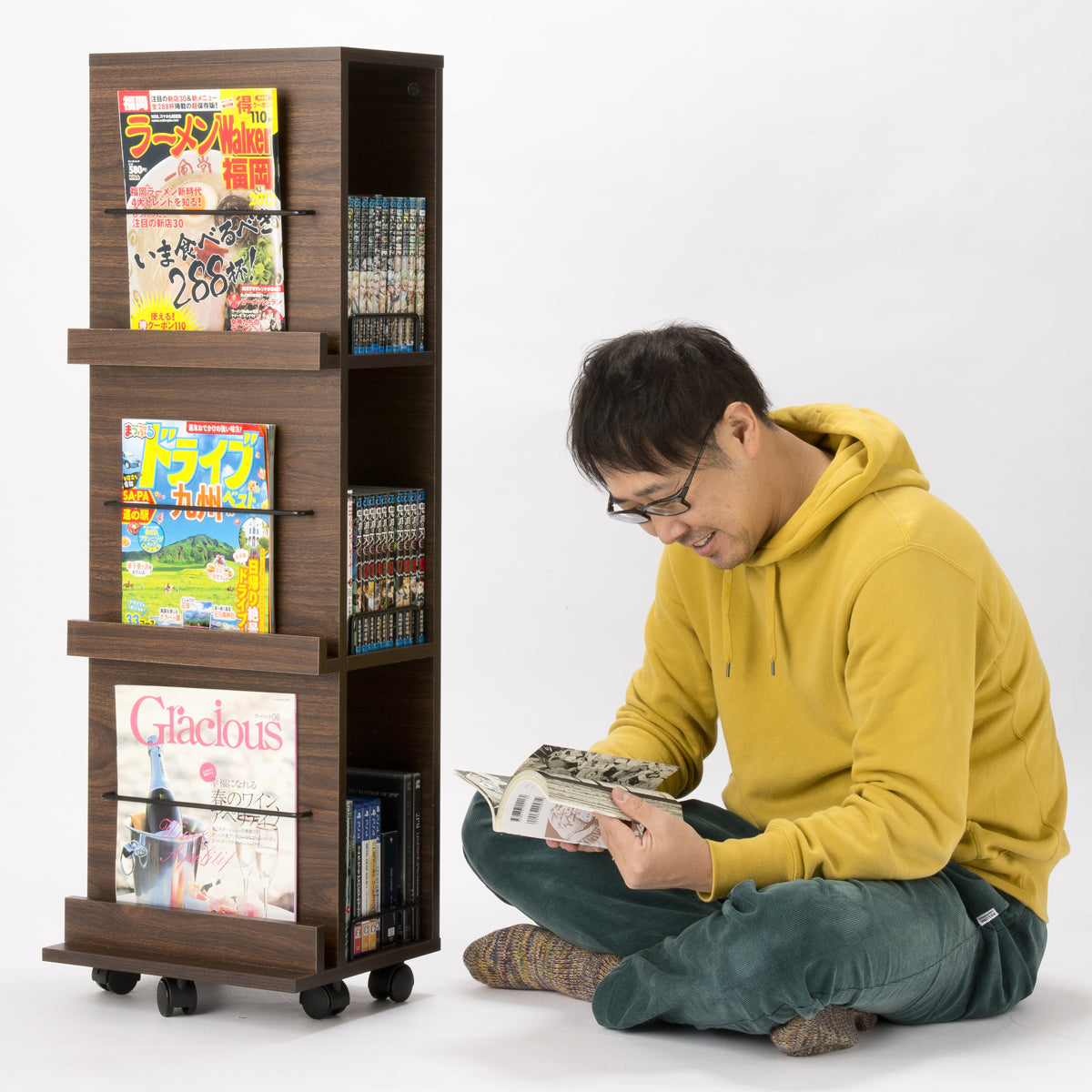 【あなたの日常に寄り添う収納】サッと手が届く場所に本や雑誌を収納して、リラックスタイムを豊かに。