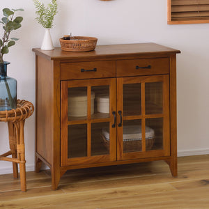 【温もりある、安らぎの空間】
天然木の温もりとブラックアイアンのアクセントが、リビングやダイニングをおしゃれに彩り、お気に入りの雑貨を飾れば、そこはあなただけの特別な癒し空間に変わります。