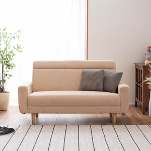 【陽だまりのリビング】柔らかなベージュカラーが、お部屋に温かく明るい印象をもたらします。