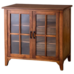 【空間を引き締める存在感】
幅80cmの飾りやすいサイズ感ながら、そのレトロで美しい佇まいは、置くだけでお部屋の印象をぐっと引き締めてくれます。