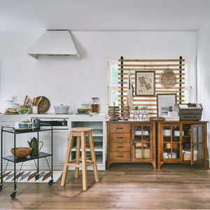 【シリーズで揃える喜び】
充実したラインナップの「ティンバーシリーズ」で揃えれば、統一感が生まれるだけでなく、あなたの暮らしに合わせた自由なコーディネートが可能です。