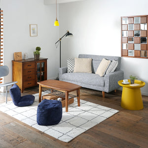 【お部屋の可能性を広げる一脚】
ソファの隣や窓辺など、好きな場所に気軽に置くだけで、暮らしの楽しみ方が広がる新しいお気に入りのスペースが生まれます。