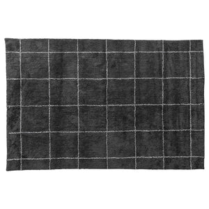 【表情豊かなデザイン】主張しすぎないチェック柄が、モダンなインテリアに調和します。