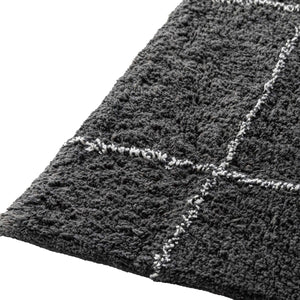 【こだわりのディテール】ハンドメイド感のあるラインが、温かみをプラスします。